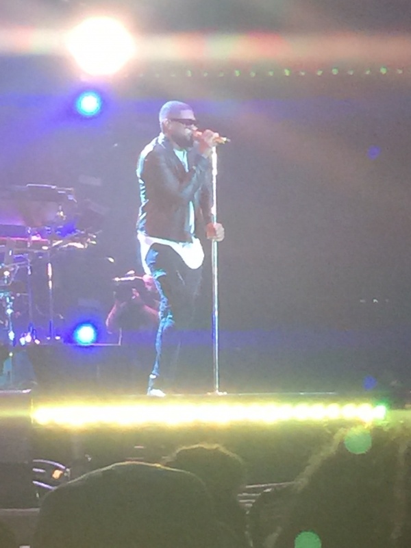 Usher performs final night at 2015 Essence Fest.